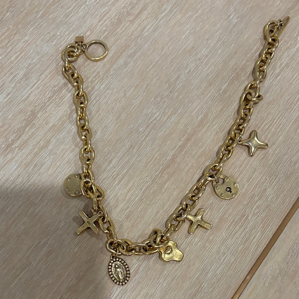 Like new !! Sc collection charm necklace. Purchase on Nantucket